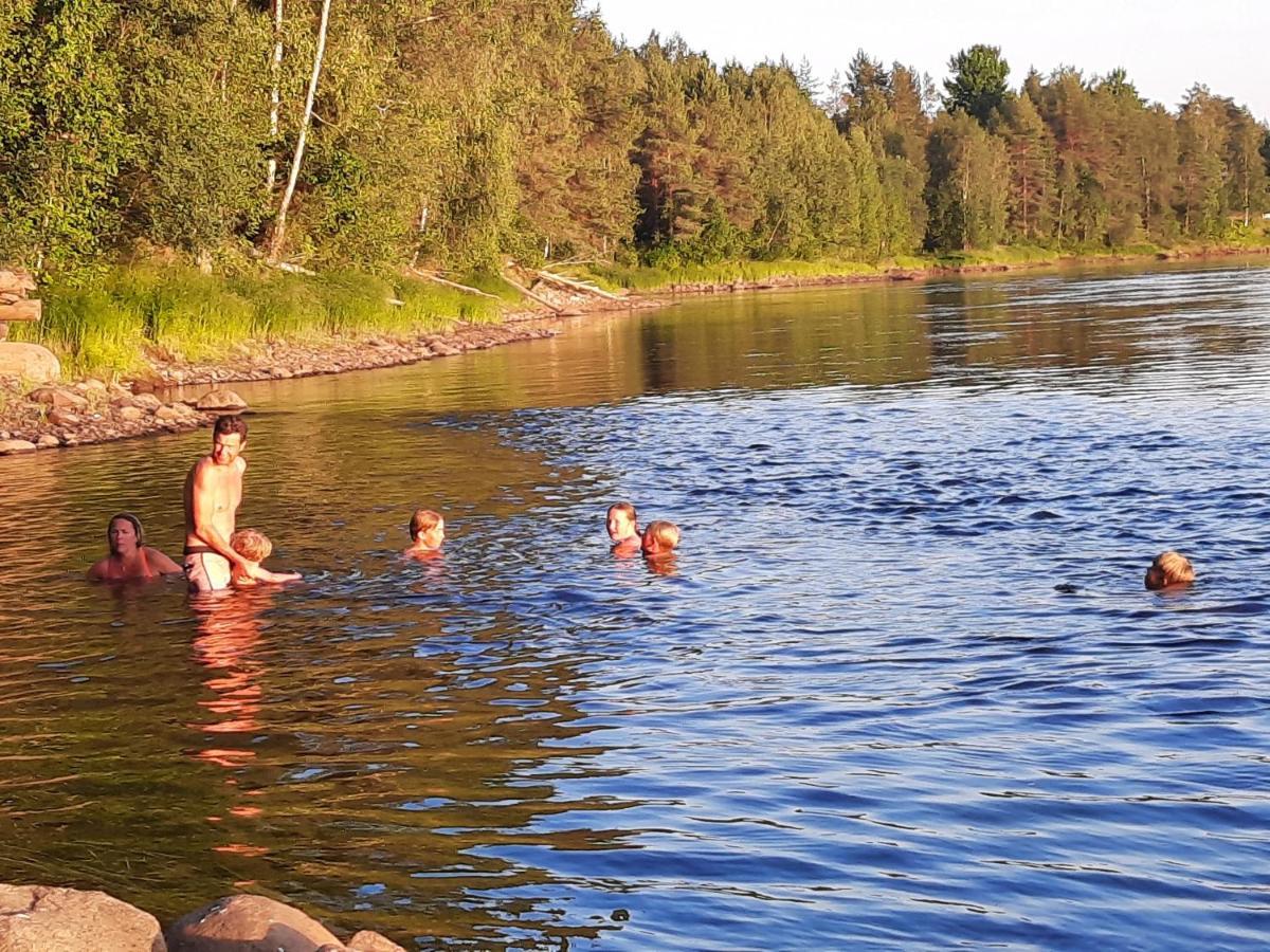 Kalix Riverside Inn, Farm Timbering Eksteriør billede